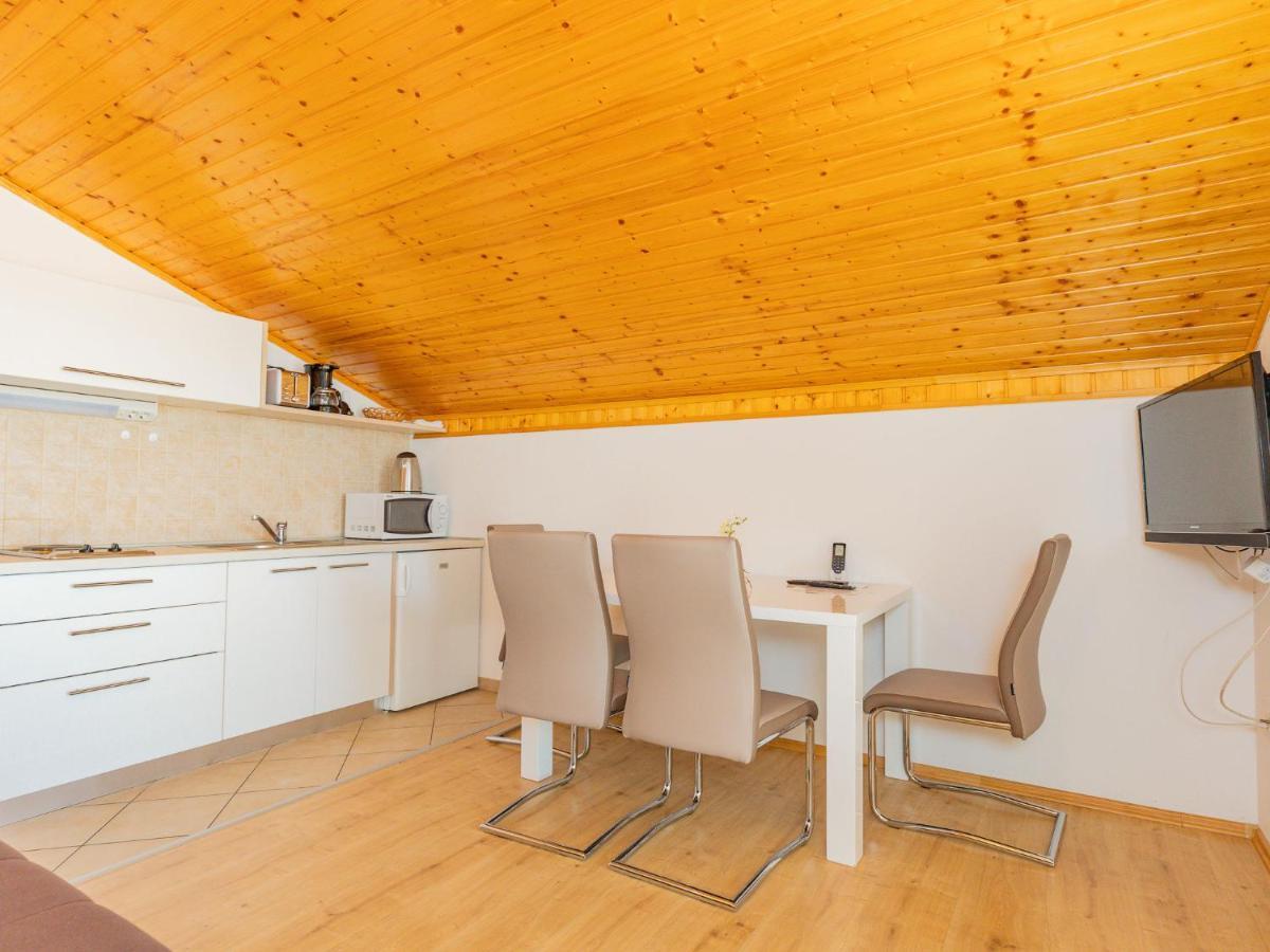 Apartment Maja - SRD423 Maslenica Bagian luar foto